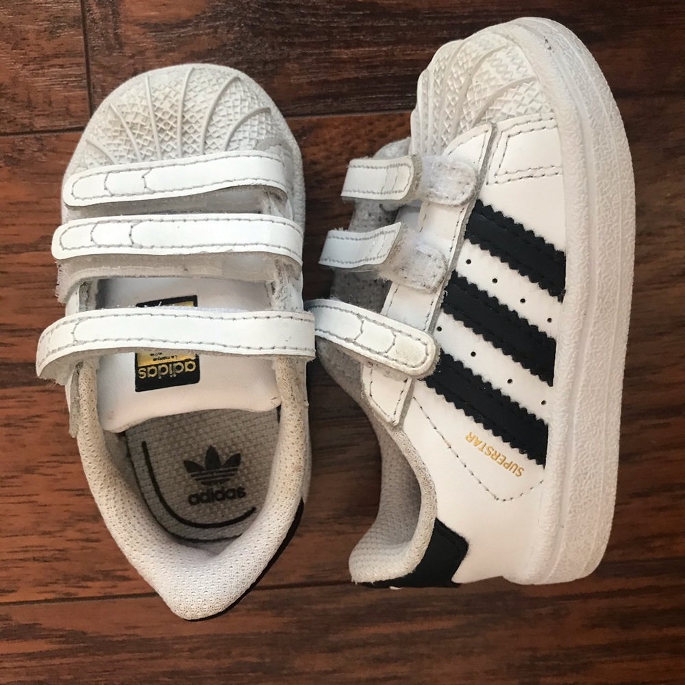 Toddler Adidas Superstar Size 4